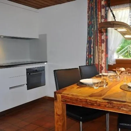 Heimelige 3,5 Zimmer Dachwohnung * ツェルマット