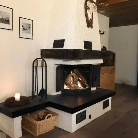 Heimelige 3,5 Zimmer Dachwohnung * ツェルマット