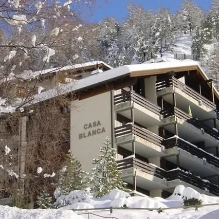 Heimelige 3,5 Zimmer Dachwohnung アパート ツェルマット